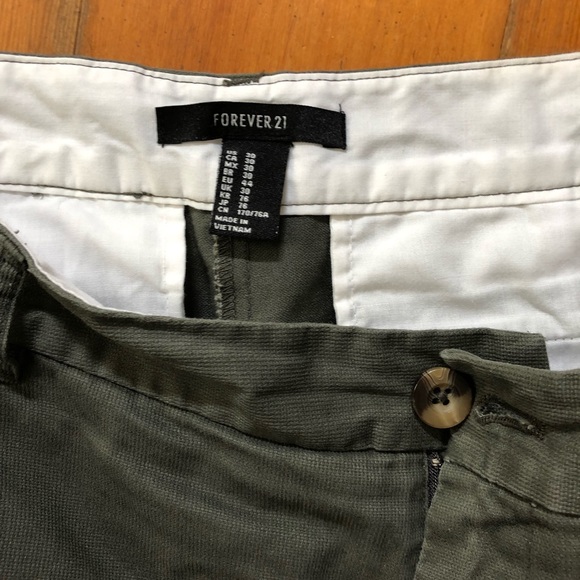 Olive Green F21 Shorts Size 30 - Picture 4 of 5